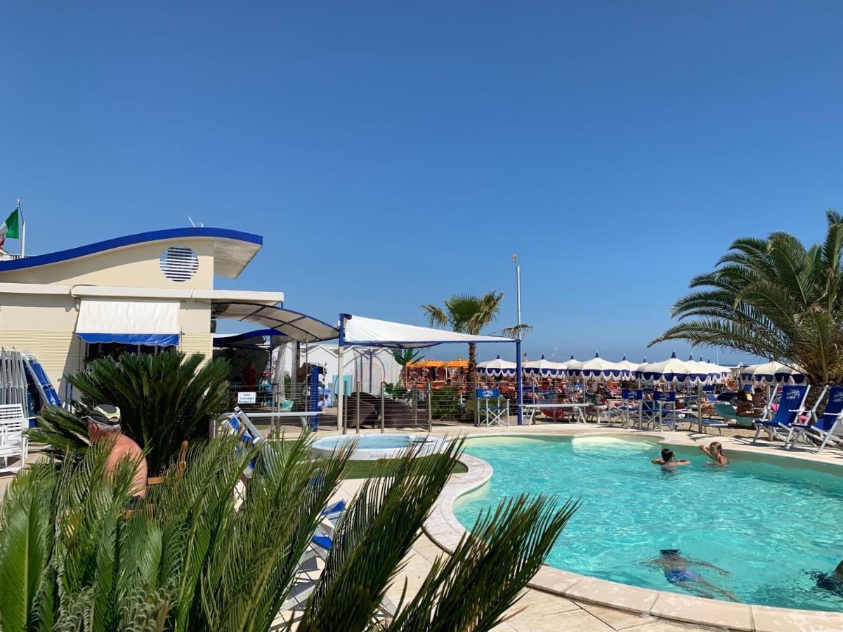 Little Hotel Riccione Eksteriør billede